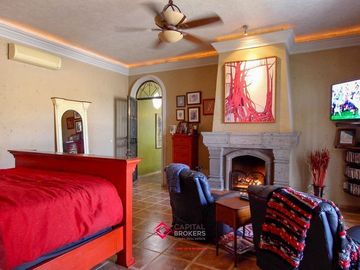 Casa de lujo en Venta en Ajijic con Alberca y Jardín