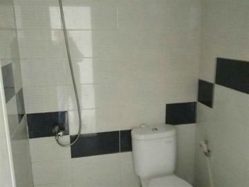 Rumah Baru 1 Lnt, LT 90 m&sup2;, Rp 750 Juta, di Sawangan, Depok.