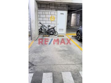 🏡 ¡¡Gran Oportunidad de Inversión o vivienda!!

Venta de Departamento en Surco ,con Cochera y Depósito.
Este hermoso departamento lo tiene todo: se