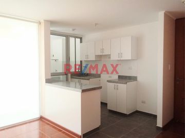 🏡 ¡¡Gran Oportunidad de Inversión o vivienda!!

Venta de Departamento en Surco ,con Cochera y Depósito.
Este hermoso departamento lo tiene todo: se