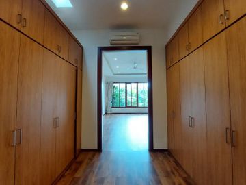 DIJUAL RUMAH BAGUS di Jl KEMANG DALAM, JAKSEL
