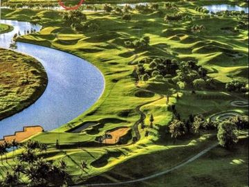 For Rent Luxury American Classic-Style House with Golf View