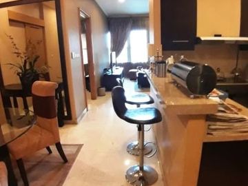 JUAL BU Apartemen Senayan Residence 1Bed furnish lantai 1 view pool