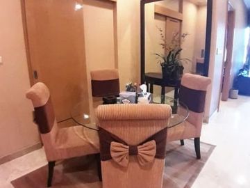 JUAL BU Apartemen Senayan Residence 1Bed furnish lantai 1 view pool