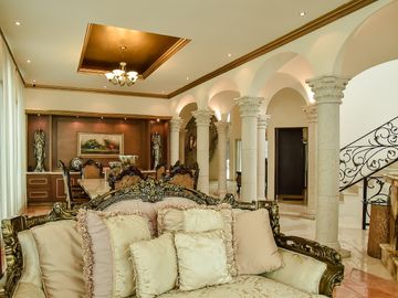 Venta Lujosa Residencia en Colinas San Angel, San Pedro Garza Garcia, Nuevo Leon