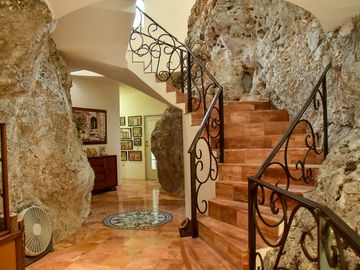 Venta Lujosa Residencia en Colinas San Angel, San Pedro Garza Garcia, Nuevo Leon