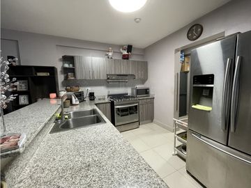 Se vende casa en Costa Verde