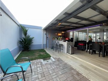 Se vende casa en Costa Verde