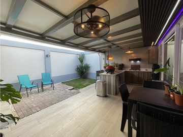 Se vende casa en Costa Verde
