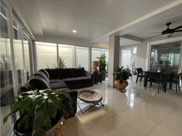 Se vende casa en Costa Verde