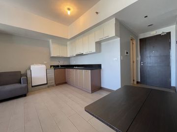 Venice Condo Unit for Sale in McKinley Hill, Taguig!