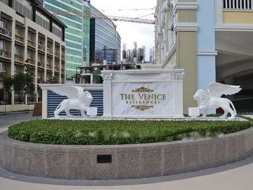 Venice Condo Unit for Sale in McKinley Hill, Taguig!