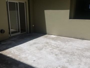 DEPARTAMENTOS DE 2 AMBIENTES CON PATIO A ESTRENAR