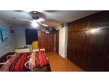 VENDO CASA ESQUINA  DE TRES DORMITORIOS 2 BAÑOS  EN LUZURIAGA MAIPU