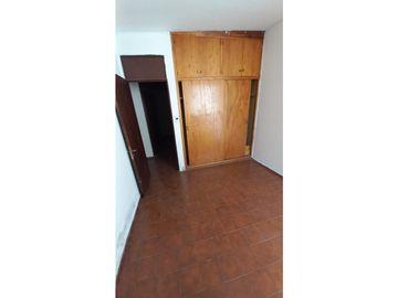 VENDO CASA ESQUINA  DE TRES DORMITORIOS 2 BAÑOS  EN LUZURIAGA MAIPU