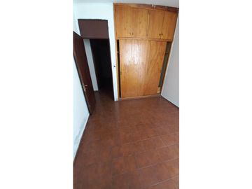 VENDO CASA ESQUINA  DE TRES DORMITORIOS 2 BAÑOS  EN LUZURIAGA MAIPU