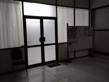 DIJUAL rumah di Jl Kencanasari Barat Surabaya. *TN