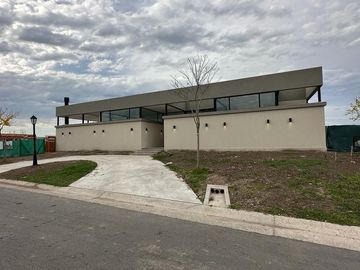 CASA EN VENTA - Barrio SAN PABLO - Pilar - FINANCIACION