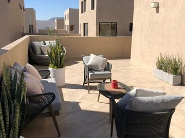 Preciosa Casa Tipo Duplex En Altos Juriquilla, 136 m2, de SUPER LUJO !!