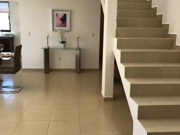 Preciosa Casa Tipo Duplex En Altos Juriquilla, 136 m2, de SUPER LUJO !!