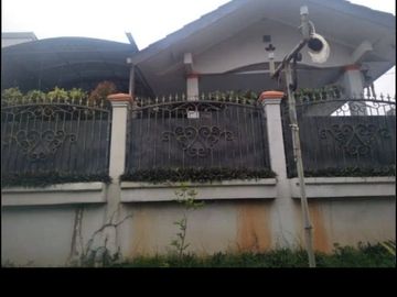 Rumah Bagus Terawat Hoek Depan Taman Siap Huni Di Jatirasa Bekasi