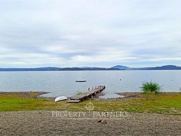 Terreno con vista al lago Panguipulli y acceso a playa