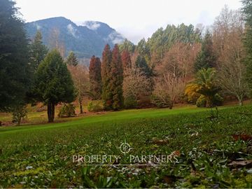 Terreno con vista al lago Panguipulli y acceso a playa