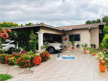 Se alquila preciosa casa en Bágala, residencial Santa María.