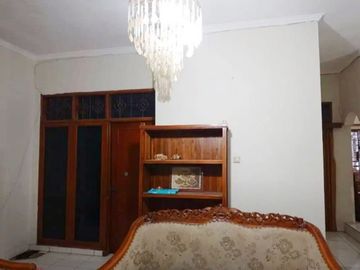 Di Sewakan Rumah Besar Siap Huni 8 Kamar di Arcamanik Bandung