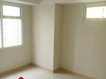 Dijual Apartemen Springlake 3BR View Pool