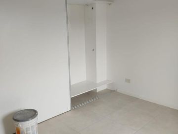 Excelente departamento con gran balcón y terraza. Vivo tortuguitas. Escritorio