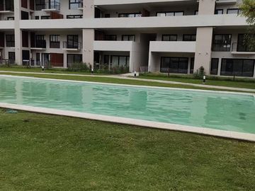 Excelente departamento con gran balcón y terraza. Vivo tortuguitas. Escritorio