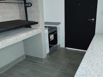 Excelente departamento con gran balcón y terraza. Vivo tortuguitas. Escritorio