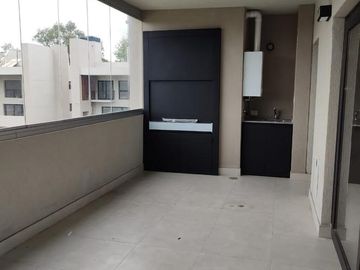 Excelente departamento con gran balcón y terraza. Vivo tortuguitas. Escritorio