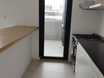Excelente departamento con gran balcón y terraza. Vivo tortuguitas. Escritorio