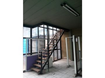 Galpón a metros de Colectora Oeste.
