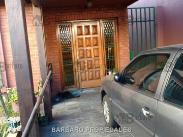 BARBARO VENDE CASA EN SAN MARTIN