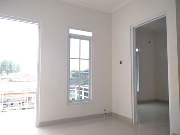 rumah 2 lantai dengan konsep elegant