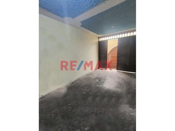 🏠 ¡Oportunidad única en Trujillo! 🏠

Descubre esta espaciosa y versátil casa urbana de 3 pisos, perfectamente ubicada en Wilfredo Torres 966, la cua