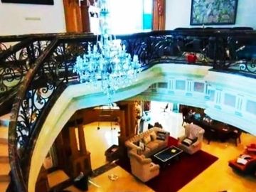 DiJual Rumah Mewah Desain Modern Classic Di Slipi Jakarta Barat