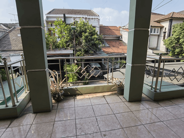Rumah Strategis Dan Tenang Di Taman Buaran Indah Jak Tim S6936
