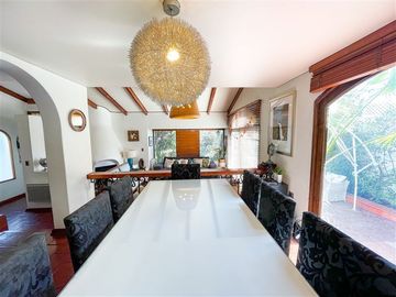 Casa en venta de 5 dorm. en Las Condes