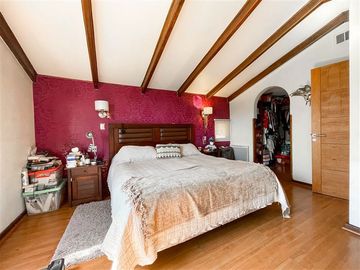 Casa en venta de 5 dorm. en Las Condes