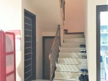 Rumah Modern tinggi pencari di Discovery Cielo Bebas Banjir, WD-6618