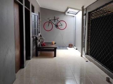 Rumah 1 lantai dalam komplek limo depok