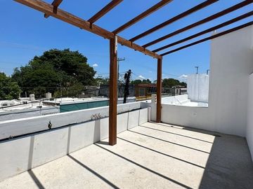CASA COMPLETAMENTE REMODELADA  EN VENTA EN LA ERMITA CENTRO, MERIDA.