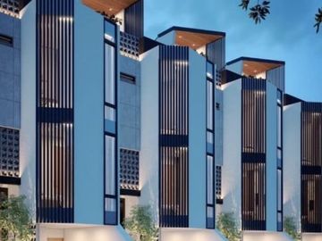 Rumah Mewah 3 Lantai dengan Rooftop di Jagakarsa