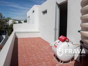 VENTA DE CASA EN COTO ACANTIA EN SOLARES RESIDENCIAL