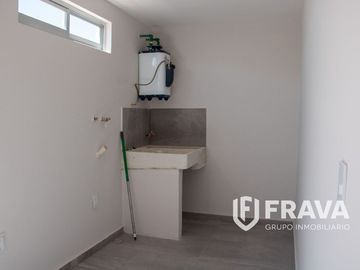VENTA DE CASA EN COTO ACANTIA EN SOLARES RESIDENCIAL