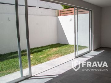 VENTA DE CASA EN COTO ACANTIA EN SOLARES RESIDENCIAL